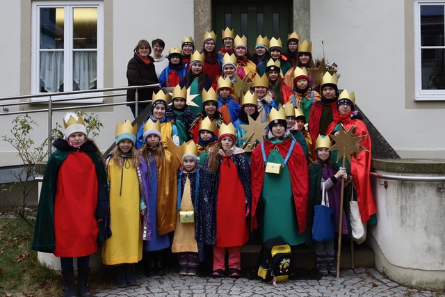 2025 Sternsinger Gruppenfoto klein